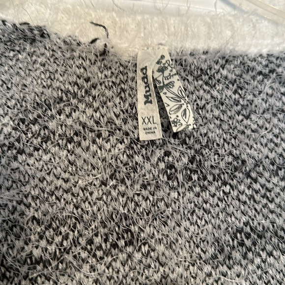 Mudd Fuzzy Zebra Cardigan with Pockets - Picture 4 of 8